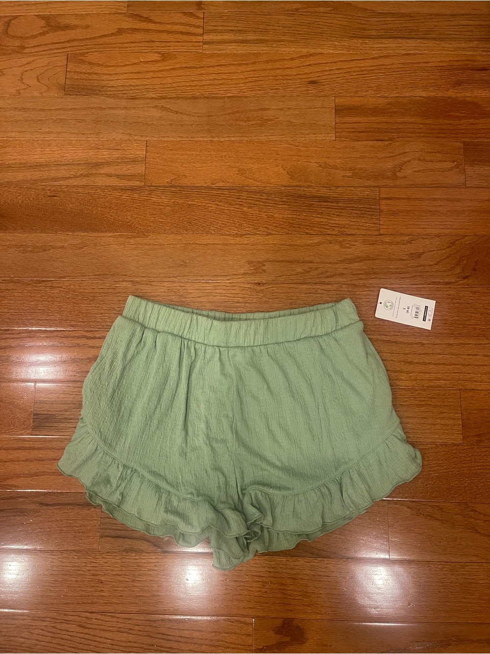 Secret Treasures Women's Green Ruffle Pull-On Shorts Size Small NEW
